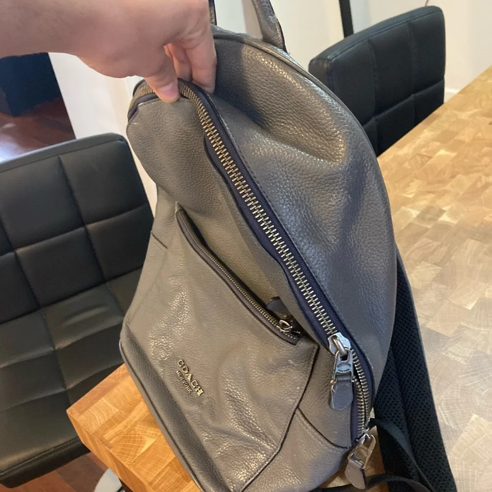 Coach Men's Metropolitan Soft Backpack (Graphite, Good Condition) - Picture 2 of 4